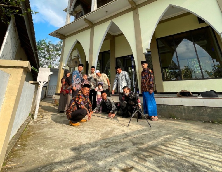 Matahari di Atas Kakbah Menguji Kiblat Masjid Nurul Huda: Jejak Ketelitian yang Terbukti Presisi