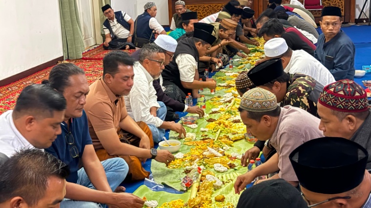 Runtuhkan Sekat Protokoler, Gus Haris Serap Aspirasi Warga Lewat Tradisi Ngakan Polokan