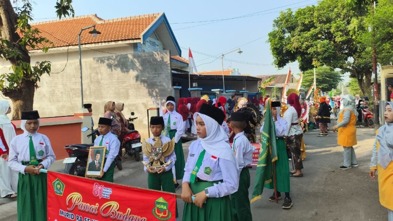 Pawai Budaya IGRA Kecamatan Tongas Meriahkan HUT Kemerdekaan RI, Libatkan 2.000 Peserta