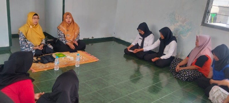 Menumbuhkan Cinta Rasul, Penyuluh Agama Kemenag Probolinggo Hadir di Lapas Perempuan Kraksaan
