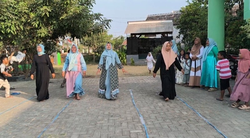 Semarak HUT ke-81 RI, Santri TPQ dan Jamaah Majelis Taklim Al Ikhlas Ikuti Lomba di KUA Tongas