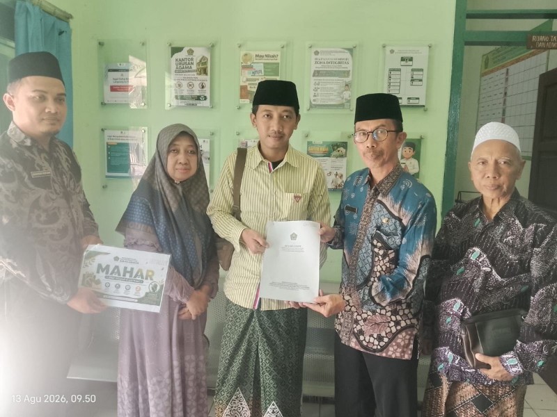 Ikrar Wakaf untuk Pendidikan di KUA Pajarakan