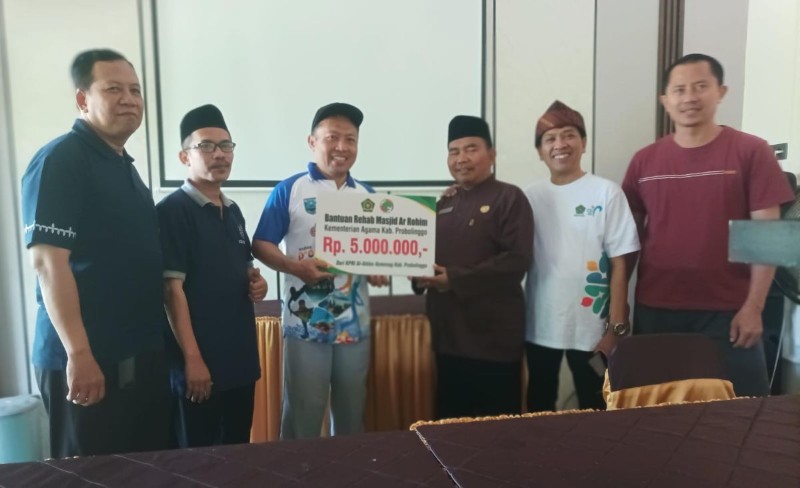 KPRI Al-Ikhlas Salurkan Bantuan Rp5 Juta untuk Renovasi Masjid Ar-Roheim
