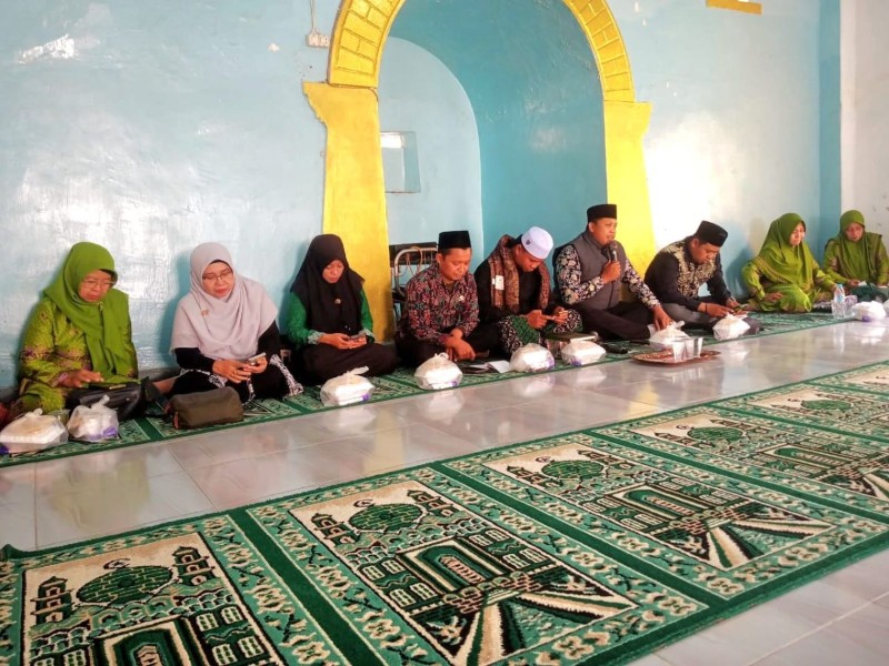 Bersama Muslimat NU, KUA KraksaanEdukasi Dampak Hukum dan Sosial Nikah Sirri
