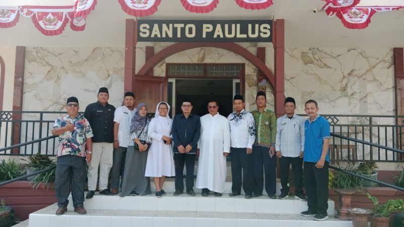 Silaturahmi KUA Kraksaan ke Gereja Katolik Santo Paulus, Perkuat Kerukunan Umat Beragama
