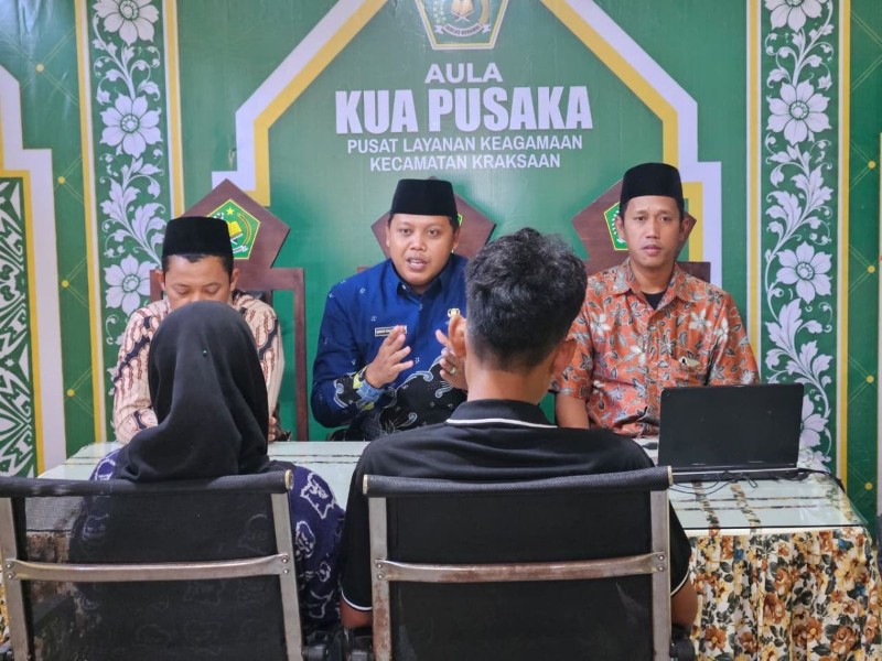 Calon Pengantin Asal Papua Ikuti Bimbingan Perkawinan Di KUA Kraksaan