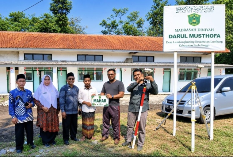 Menuju Legalitas: Pengukuran Tanah Wakaf Madrasah Diniyah Darul Mustofa di Kecamatan Lumbang