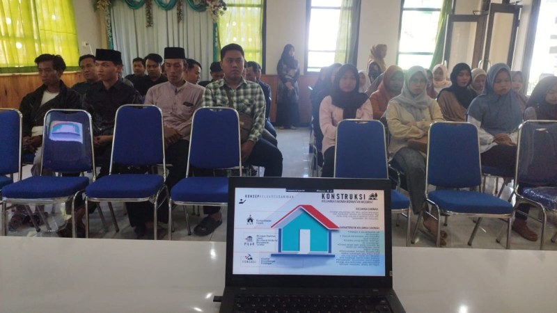 Keluarga Sakinah Berwatak Moderat, Pesan Kuat Bimwin Catin Angkatan VII KUA Sumberasih