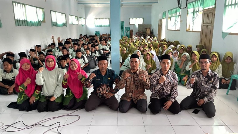 KUA Paiton Bekali Siswa MTs. Ar Riyadloh tentang Pentingnya Pendidikan, Pencegahan Perkawinan Anak dan Kenakalan Remaja