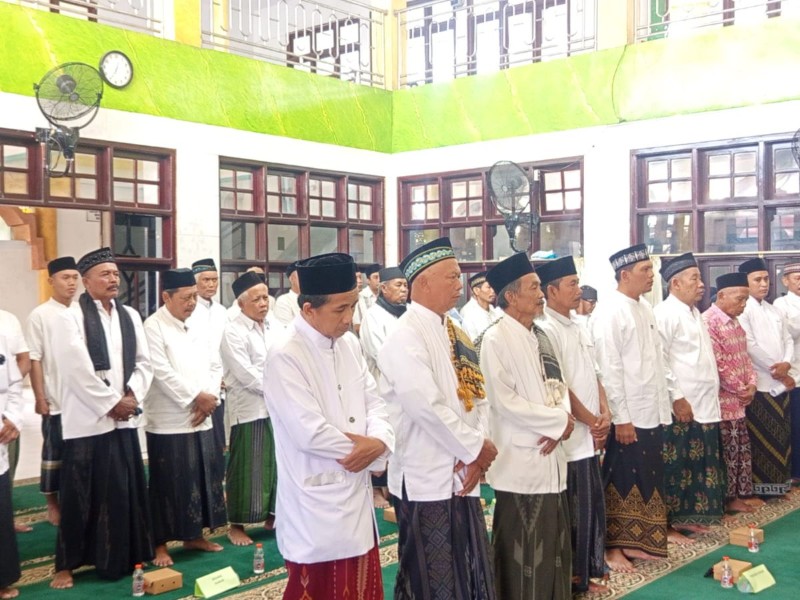 Pengurus Takmir Masjid Besar Al-Hikmah Gending Periode 2026-2029 Resmi Dilantik