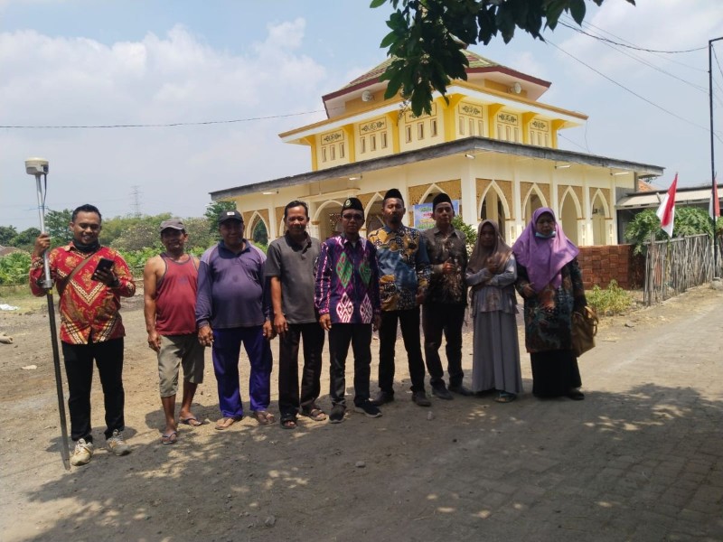 KUA Bersama ATR/BPN Jemput Bola Ukur Tanah Wakaf Masjid Baiturrahman Maron