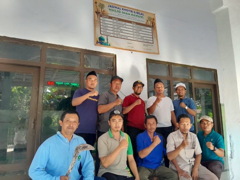 17 ASN KUA Paiton sukseskan “GEBER MAS” di Masjid Imam Nawawi