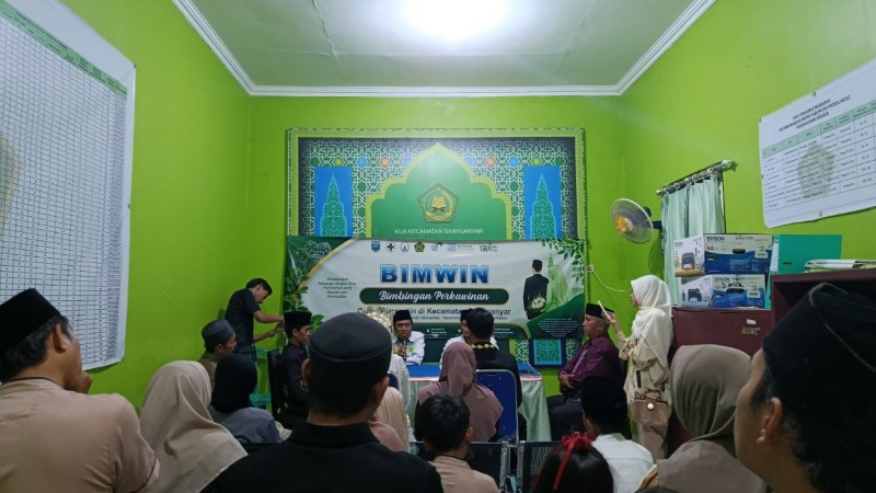 KUA BANYUANYAR BERIKAN PEMBINAAN PENGUATAN KELUARGA SAKINAH SETIAP PRA PELAKSANAAN AKAD NIKAH