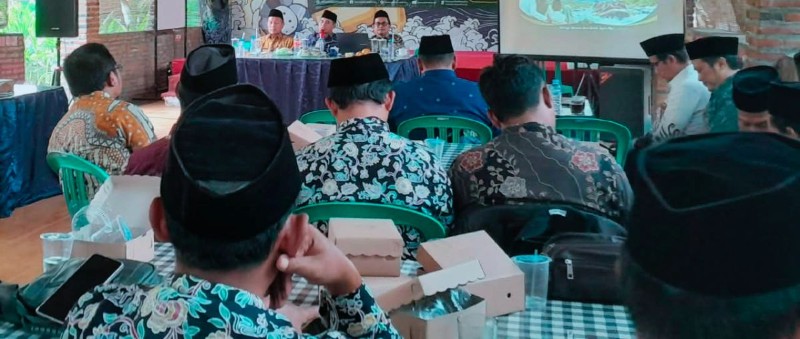 Menjawab Tantangan Astronomi Islam Kontemporer, PD IPARI Kabupaten Probolinggo Gelar Bimtek Hisab Rukyat