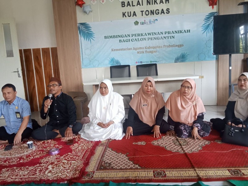 Bukan Sekadar Peringatan, Kepala KUA Wonomerto Ajak DWP UP KUA Tongas Hidupkan Akhlak Rasulullah