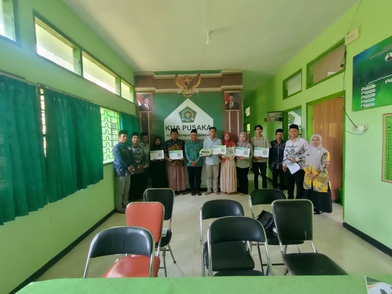 Deklarasi Bersih dari Dalam: Kepala hingga Staf KUA Tiris Gandeng Catin Tolak Gratifikasi