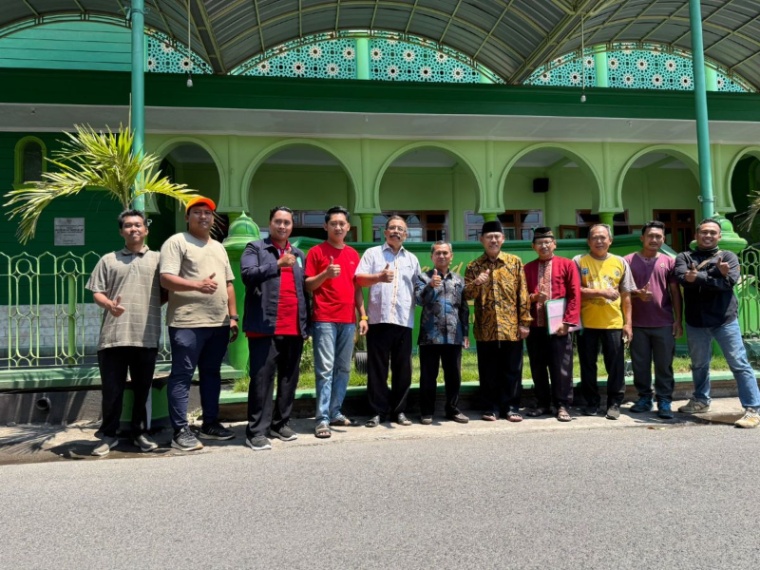 Pastikan Data Akurat, KUA Dringu Turun Ukur Tanah Wakaf di Dua Desa