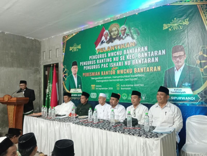Perkuat Sinergi Keagamaan, Kepala KUA Bantaran Hadiri Pelantikan Pengurus MWCNU