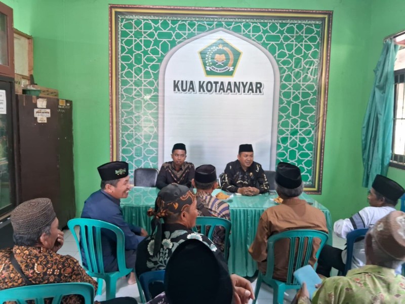 KUA Kotaanyar Perkuat Sinergi dengan Tokoh Masyarakatk